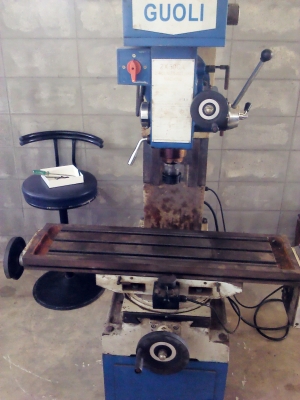 เครืองกัดร่อง( เครื่องmilling)กัดงานต่างๆได้ดีเจาะหรือปัดหน้าคว้านต่างๆได้ทุกอย่าง