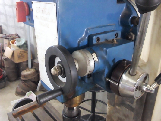 เครืองกัดร่อง( เครื่องmilling)กัดงานต่างๆได้ดีเจาะหรือปัดหน้าคว้านต่างๆได้ทุกอย่าง