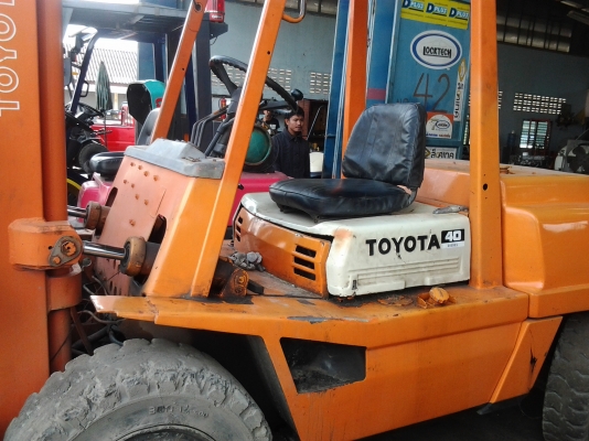 ขาย TOYOTA 4FD40 เสา4เมตร เกียร์ออโต้ พร้อมใช้งาน