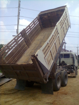 ขายรถสิบล้อ HINO FM3H 2 เพลาดัมพ์ ราคา 970000 บาท ขายรถสิบล้อ HINO FM3H 2 เพลาดัมพ์ ราคา 970000 บาท