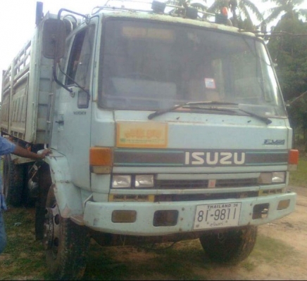 ISUZU ROCKY FVZ 195 HP วางเครื่อง 220 HP JO8C สิบล้อดั๊มพ์ 2 เพลา กระบะดั๊มพ์เหล็ก 12 ตันของสามมิตรลอนเฉียงสภาพดีพร้อมใช้งาน เครื่องแน่นแรงดีไม่มีเยิ้มลงเล่มครบถูกต้อง ภายในเก๋งคอนโซลครบพร้อม พวงมาลัยเพาเวอร์ ระบบเบรคทริ๊ปฟี้ครบครัน ช่วงล่างคัชซีไม่มีแตกไ