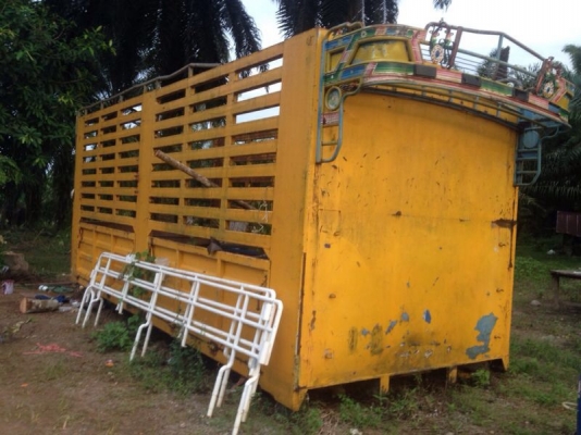 รถอีซูซุ 10 ล้อ รั้ว 195 แรงม้า ปี 40 สนใจติดต่อ 081 - 6079515 รถอีซูซุ 10 ล้อ รั้ว 195 แรงม้า ปี 40 สนใจติดต่อ 081 - 6079515