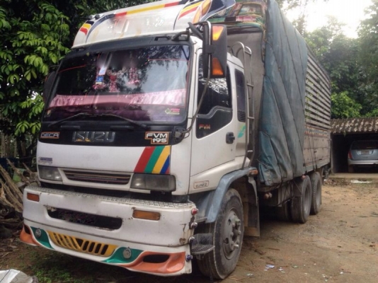 รถอีซูซุ 10 ล้อ รั้ว 195 แรงม้า  ปี 40  สนใจติดต่อ 081 - 6079515