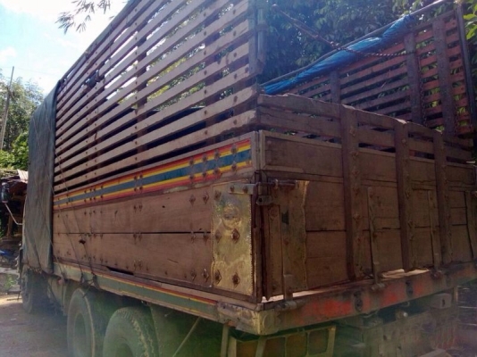 รถอีซูซุ 10 ล้อ รั้ว 195 แรงม้า ปี 40 สนใจติดต่อ 081 - 6079515 รถอีซูซุ 10 ล้อ รั้ว 195 แรงม้า ปี 40 สนใจติดต่อ 081 - 6079515