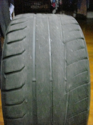 ยางมือสอง 265/35/18 ยี่ห้อ GT ปี13 เส้นละ 500บาท มี 6เส้น