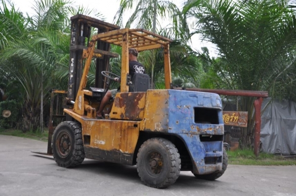 ขาย FORKLIFT TCM 4ตัน เสาสูง4เมตร สภาพเดิมๆจากญี่ปุ่น 185,000เท่านั้น!!