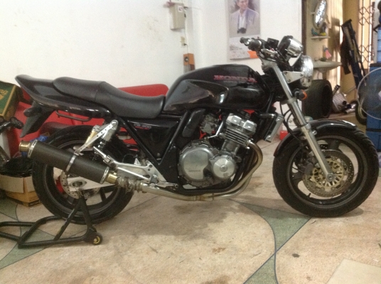 ขายครับ CB400. อินวอย สรรพสามิตรแท้ เครื่องดีไม่ดัง ไม่เยื้ม ระบบไฟติดทุกจุด สนใจติดต่อ 0832188492 ปู