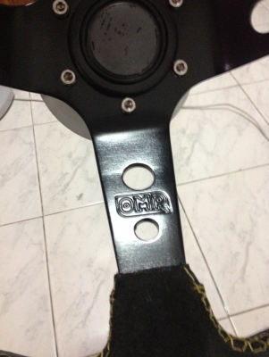 ขายพวงมาลัย OMP ก้านยก 13.5 ราคา500บาท โทร 0831799040โส กทม