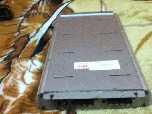 ขายแอมป์ Ceeroy รุ่น CR-600 (2ch)เชื้อชาติเยอรมณีเสียงใสฟังสะอาดหู ขายถูกๆ 1800.-