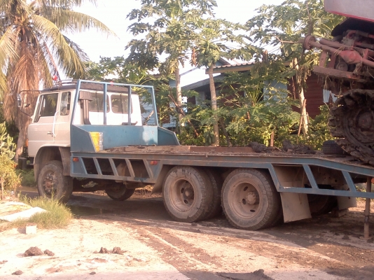 รถเทลเลอร์  HiNo F17 2 เพลา + รถเกี่ยวข้าวศักดิ์พัฒนา KM49