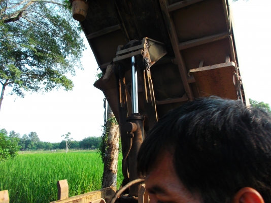 ขายด่วนรถสิบล้อหลงโบFN527TFเครือง220แรงม้าดรั้มสามมิตร