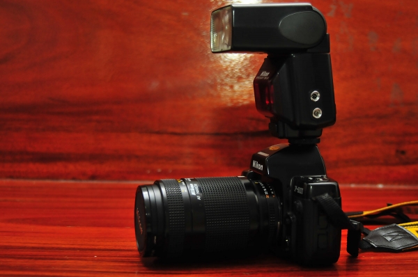 กล้องฟิล์ม Nikon , เลนส์ และ แฟรช