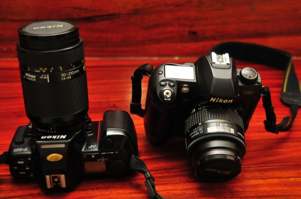 กล้องฟิล์ม Nikon , เลนส์ และ แฟรช