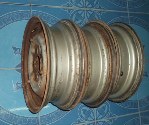 ขายล้อกระทะมาสด้า1000 ครับ 5 รูสภาพสวยๆ