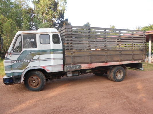 ขายตามสภาพ อีแต๋น 6 ล้อ เครืองอีซุ 100 ผาขาว ทะเบียนเป็นรถเกษตร ปีละ 50 บ.