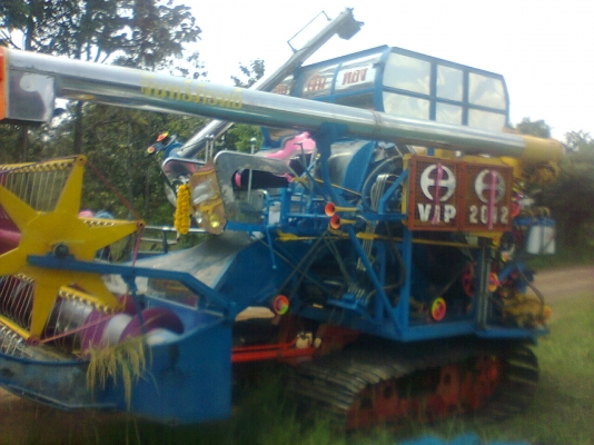 ขายรถเกี่ยวข้าววิชาญการช่าง ขายรถเกี่ยวข้าววิชาญการช่าง