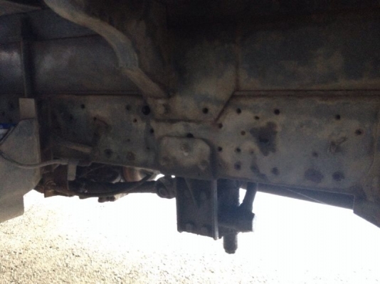 รถอีซูซุ 6 ล้อดั้ม NKR  88 แรงม้า ปี 40   สนใจติดต่อ 081 - 6079515