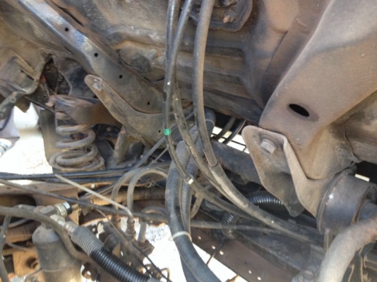 รถอีซูซุ 6 ล้อดั้ม NKR  88 แรงม้า ปี 40   สนใจติดต่อ 081 - 6079515