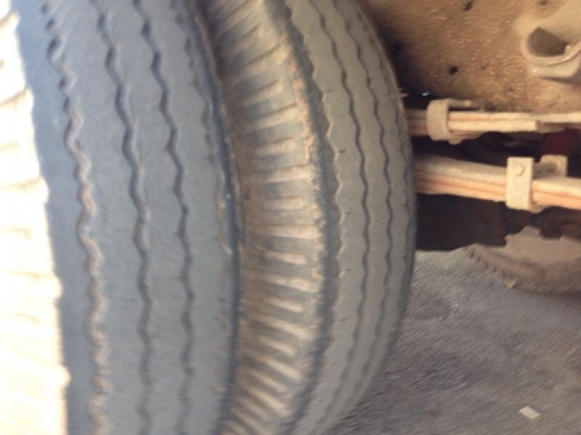 รถอีซูซุ 6 ล้อดั้ม NKR  88 แรงม้า ปี 40   สนใจติดต่อ 081 - 6079515