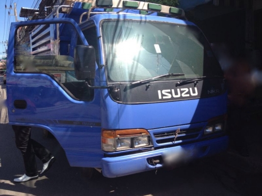 รถอีซูซุ 6 ล้อดั้ม NKR  88 แรงม้า ปี 40   สนใจติดต่อ 081 - 6079515