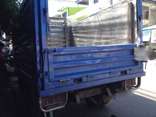 รถอีซูซุ 6 ล้อดั้ม NKR  88 แรงม้า ปี 40   สนใจติดต่อ 081 - 6079515