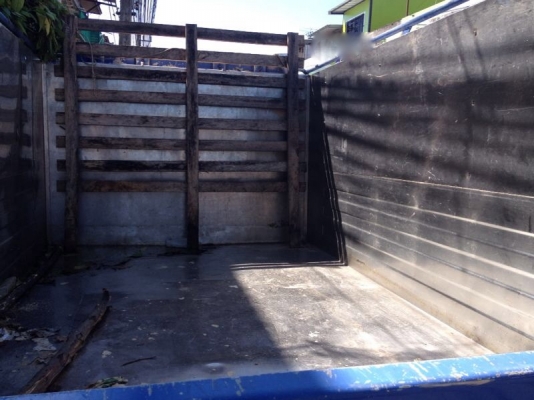 รถอีซูซุ 6 ล้อดั้ม NKR  88 แรงม้า ปี 40   สนใจติดต่อ 081 - 6079515