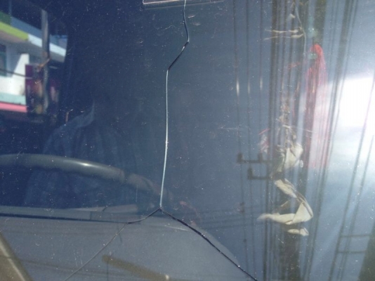 รถอีซูซุ 6 ล้อดั้ม NKR  88 แรงม้า ปี 40   สนใจติดต่อ 081 - 6079515