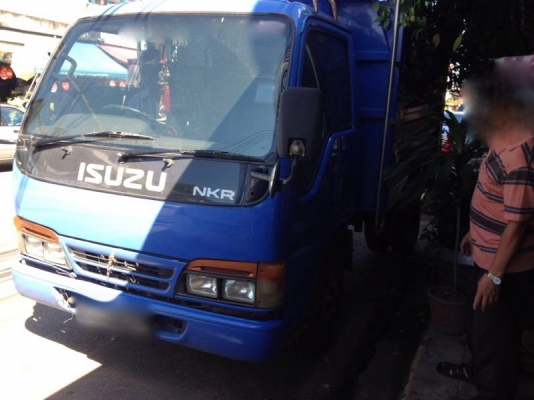 รถอีซูซุ 6 ล้อดั้ม NKR  88 แรงม้า ปี 40   สนใจติดต่อ 081 - 6079515