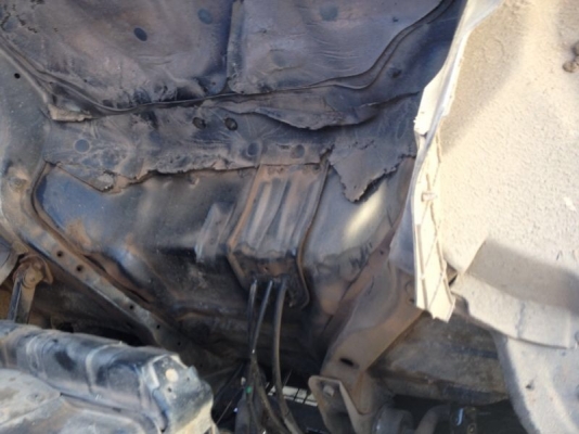 รถอีซูซุ 6 ล้อดั้ม NKR  88 แรงม้า ปี 40   สนใจติดต่อ 081 - 6079515