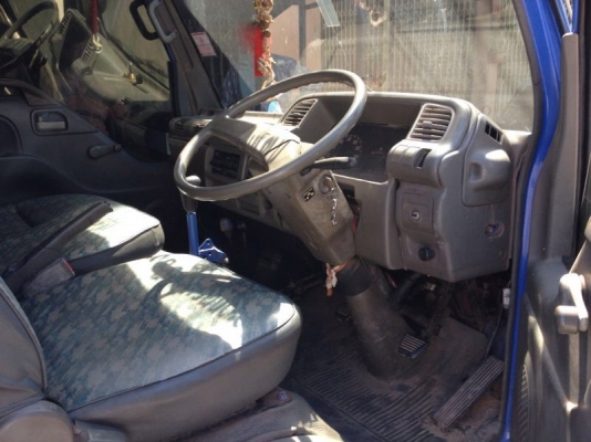 รถอีซูซุ 6 ล้อดั้ม NKR  88 แรงม้า ปี 40   สนใจติดต่อ 081 - 6079515