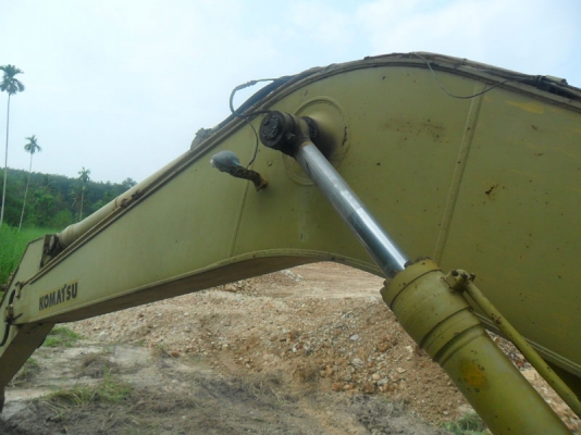 Komatsu PC200-6 SN:89450  โทร  081-7410515