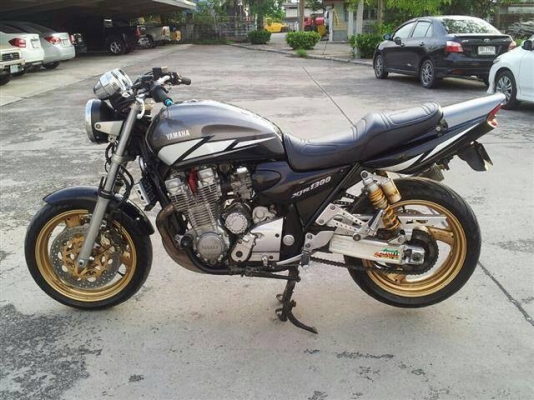 ขายYAMAHA XJR1300 ปี2001 อินวอยล์ เครื่องดี ท่อแต่ง พร้อมใช้ 88000