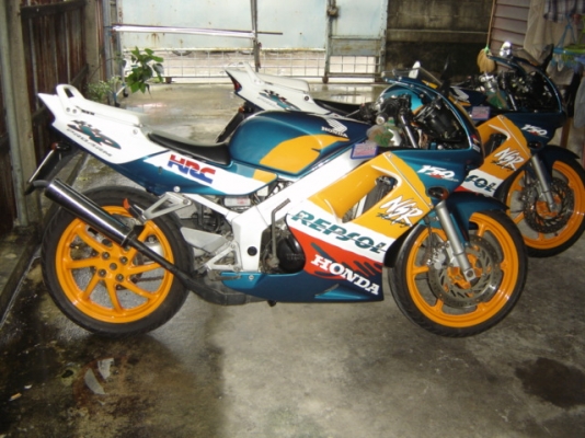 NSR 150 SP PROARM สวยมากครับ ทำสีใหม่ ทั้ง คัน เครื่องดีเยี่ยม  อยูที่ กทม ไปรษณีย์ ยานนาวา ตรงข้ามปั้มเชลล์ สนจัย ติดต่อคุณ จอร์ โทร .0808051985