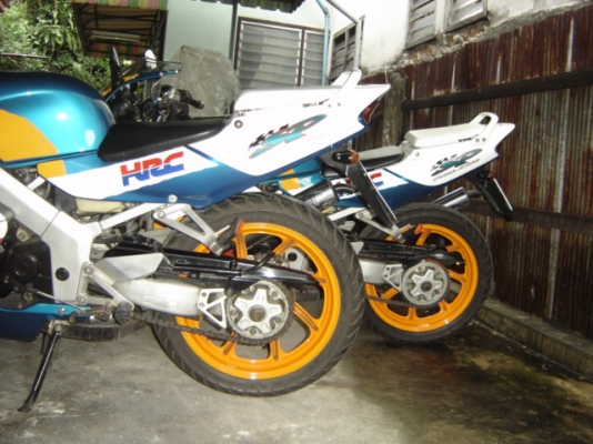 NSR 150 SP PROARM สวยมากครับ ทำสีใหม่ ทั้ง คัน เครื่องดีเยี่ยม  อยูที่ กทม ไปรษณีย์ ยานนาวา ตรงข้ามปั้มเชลล์ สนจัย ติดต่อคุณ จอร์ โทร .0808051985