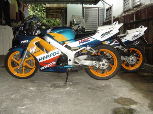 NSR 150 SP PROARM สวยมากครับ ทำสีใหม่ ทั้ง คัน เครื่องดีเยี่ยม  อยูที่ กทม ไปรษณีย์ ยานนาวา ตรงข้ามปั้มเชลล์ สนจัย ติดต่อคุณ จอร์ โทร .0808051985