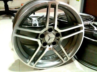 แม็กซ์ BENZ 17 นิ้ว กว้าง8นิ้ว ET32 สภาพใหม่ ไม่มีดุ้ง ขอบเงาวับ ไม่มีเบียด ล้อสวยทั้งชุด ฝากลางเบนซ์อยู่ครบทั้งหมด แม็กซ์ BENZ 17 นิ้ว กว้าง8นิ้ว ET32 สภาพใหม่ ไม่มีดุ้ง ขอบเงาวับ ไม่มีเบียด ล้อสวยทั้งชุด ฝากลางเบนซ์อยู่ครบทั้งหมด