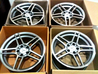 แม็กซ์ BENZ 17 นิ้ว กว้าง8นิ้ว ET32 สภาพใหม่ ไม่มีดุ้ง ขอบเงาวับ ไม่มีเบียด ล้อสวยทั้งชุด ฝากลางเบนซ์อยู่ครบทั้งหมด แม็กซ์ BENZ 17 นิ้ว กว้าง8นิ้ว ET32 สภาพใหม่ ไม่มีดุ้ง ขอบเงาวับ ไม่มีเบียด ล้อสวยทั้งชุด ฝากลางเบนซ์อยู่ครบทั้งหมด