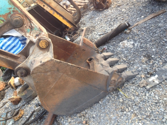 ขายด่วน... KOMATSU PC 100-5 คอนโทรลยาว ไฟฟ้าครบ รถสวย เอกสารสัญญาซื้อขายค่ะ