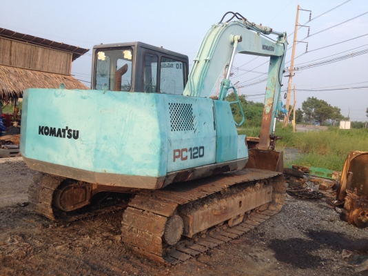 ขายด่วน... KOMATSU PC 100-5 คอนโทรลยาว ไฟฟ้าครบ รถสวย เอกสารสัญญาซื้อขายค่ะ