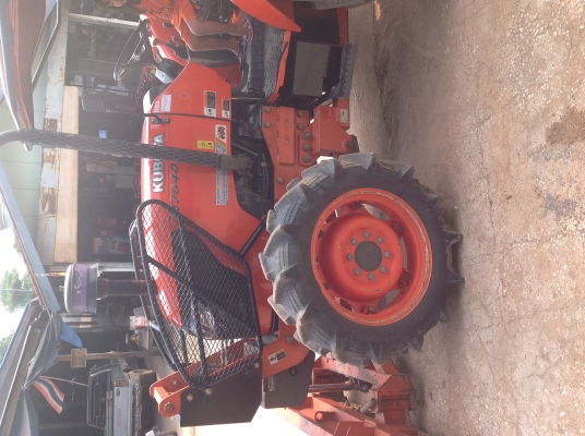 ขายรถคูโบต้า70เเรงสภาพดีพร้อมใบดันเเละผาน3ตราช้างให้ด้วยครับ ขายรถคูโบต้า70เเรงสภาพดีพร้อมใบดันเเละผาน3ตราช้างให้ด้วยครับ