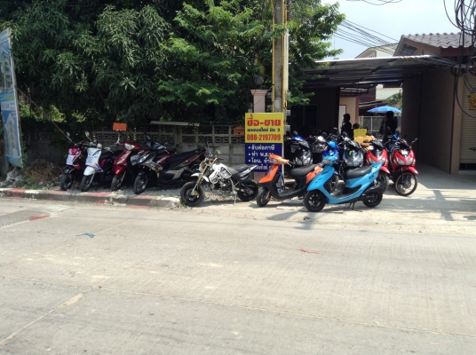 (((มีขายหลายคันราคาไม่แพงคับ อยู่บางแสนคับ)))มอไซด์มือ2 ราคาไม่แพง รถเครื่องดีคับ มีเล่มทะเบียนครบ ภาษีไม่หมด สภาพดีพร้อมใช้ รับประกันคุณภาพ มาลองขับรถให้ลูกค้าพอใจแล้วค่อยซื้อคับ ลูกค้าต่างจังหวัดยินดีส่งรถทางไปรษณีย์คับ วุธ บางแสนเจ้าเดิมค๊าบ