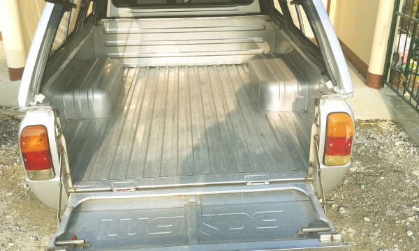 ขายมาสด้าเล็ก สวยเดิมทั้งข้างนอกข้างในใหม่มากคับ