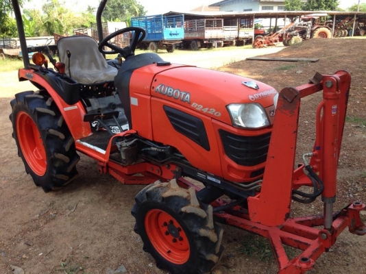 คูโบต้า B2420 4 WD ใบมีด รถไร่สวยๆสภาพดีตามรูป ขายถูกๆครับ