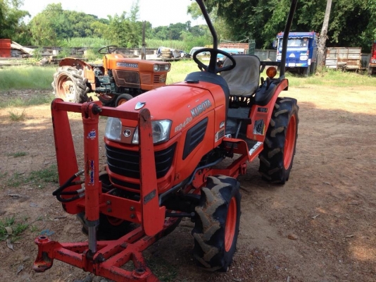 คูโบต้า B2420 4 WD ใบมีด รถไร่สวยๆสภาพดีตามรูป ขายถูกๆครับ