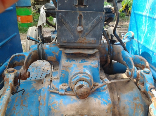 FORD 6600 เสื้อเรีบ ไอดีกลม ปั้มเหลี่ยม หาง3 ใบดันเล่มทะเบียนพร้อมชุดโอน