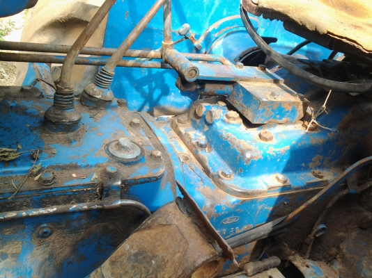 FORD 6600 เสื้อเรีบ ไอดีกลม ปั้มเหลี่ยม หาง3 ใบดันเล่มทะเบียนพร้อมชุดโอน