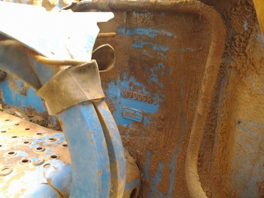 FORD 6600 เสื้อเรีบ ไอดีกลม ปั้มเหลี่ยม หาง3 ใบดันเล่มทะเบียนพร้อมชุดโอน