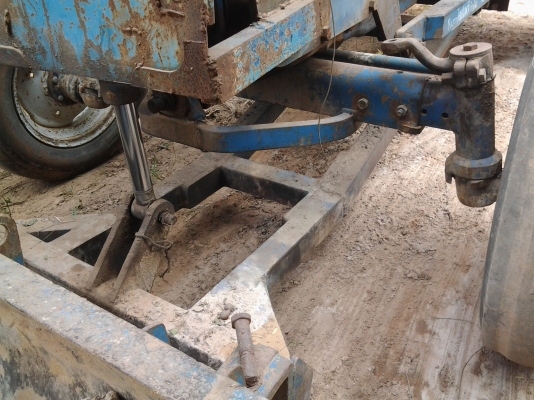 FORD 6600 เสื้อเรีบ ไอดีกลม ปั้มเหลี่ยม หาง3 ใบดันเล่มทะเบียนพร้อมชุดโอน