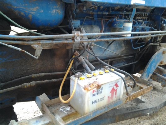 FORD 6600 เสื้อเรีบ ไอดีกลม ปั้มเหลี่ยม หาง3 ใบดันเล่มทะเบียนพร้อมชุดโอน