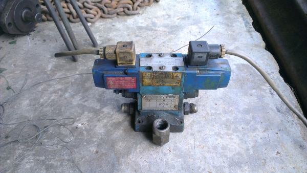 Sell> โซลินอยด์วาล์วมือสอง ของ Vickers Japan ครับ จัดส่งครับผม